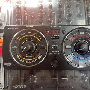 Pioneer DJ RMX-500 - DJ Remix Station Effect Processor